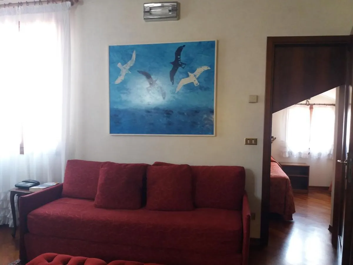 ***  Hotel Piccola Fenice Venice Italy